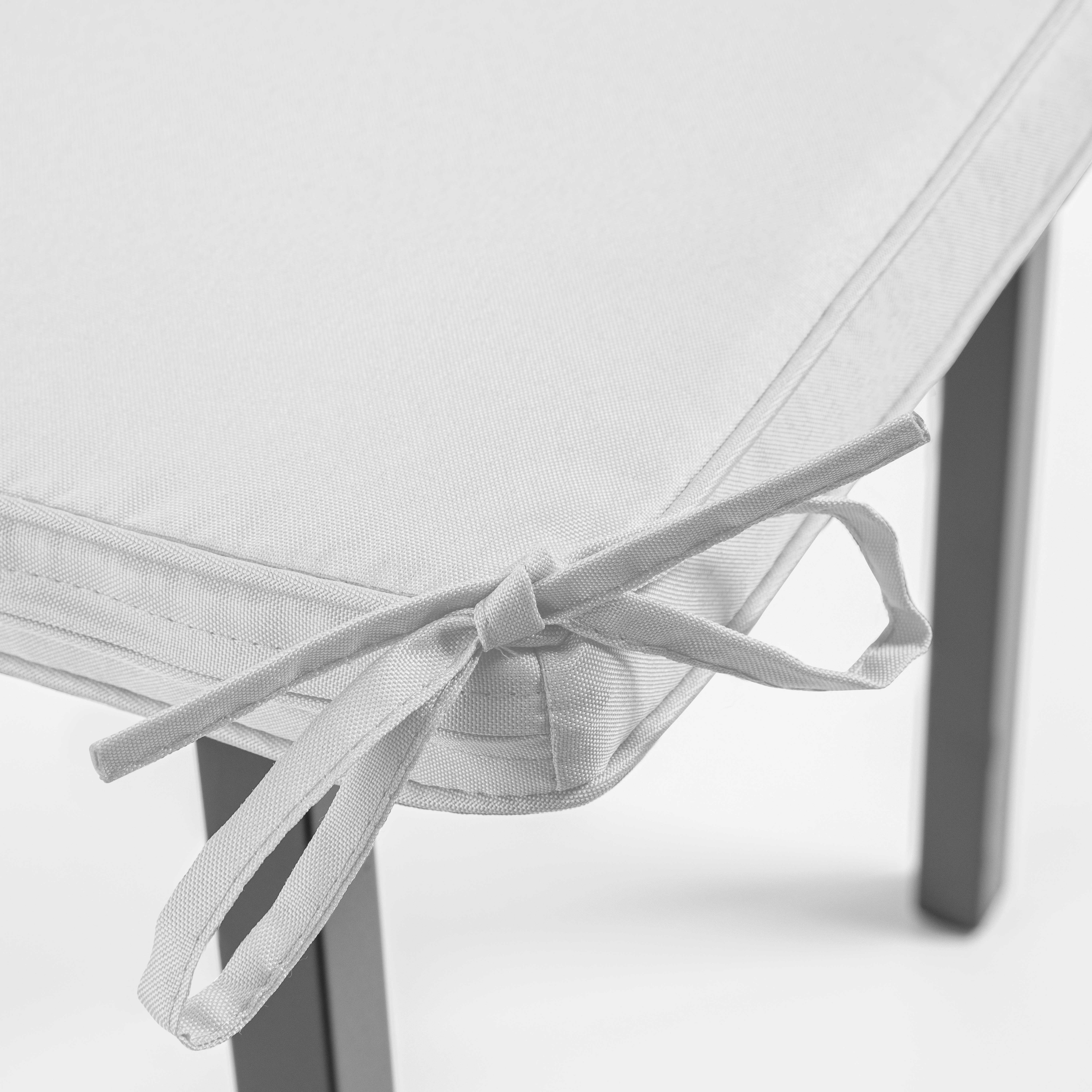 Galette de chaise Matelassée 40 x 40 x 5cm Fougère Anti tache - Design  Actuel - Achat/Vente coussin chaise de jardin pas cher 