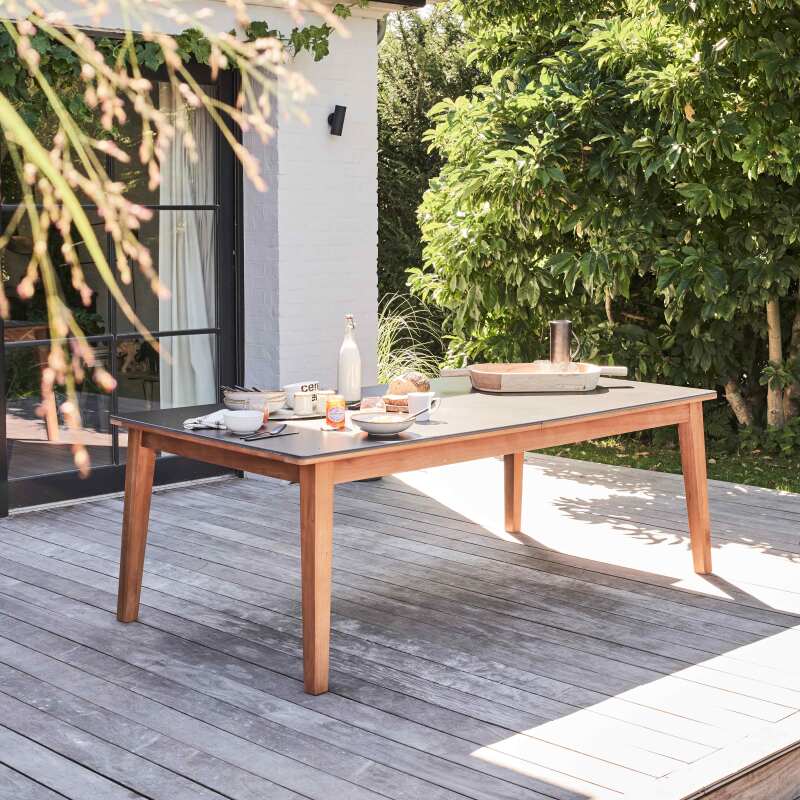 Table de jardin bois pour profiter des repas à l'extérieur - teck
