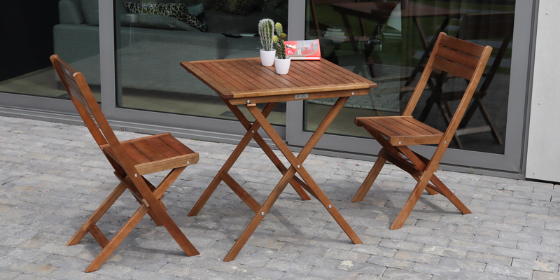 table et chaises pliantes en bois