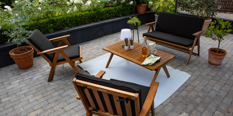 Salon de jardin en bois fauteuils et table basse