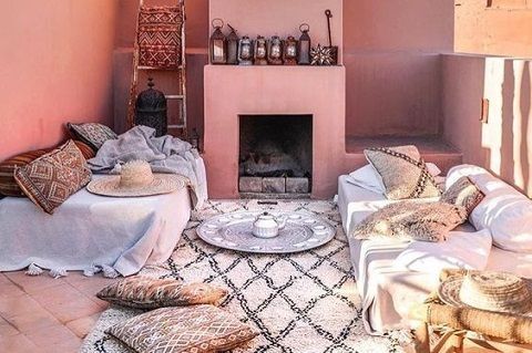 Avoir une déco cosy dans son salon marocain